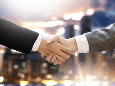 M&A・事業承継を検討する。